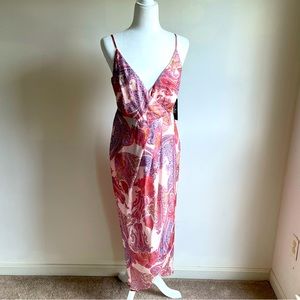 Lulus Janey Blush Paisley
Surplice Midi Wrap Dress Medium